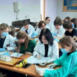 Powiększ zdjęcie Zajęcia z chemii grupy 1- 16 września 2021 r. - zdjęcie 1