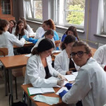Powiększ zdjęcie Zajęcia z chemii grupy 1- 16 września 2021 r. - zdjęcie 2