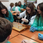 Powiększ zdjęcie Zajęcia laboratoryjne z chemii 7.10.21 gr1- zdjęcie 2