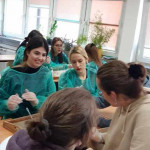 Powiększ zdjęcie Zajęia laboratoryjne z chemii 7.10.21 gr1- zdjęcie 3