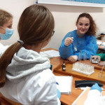 Powiększ zdjęcie Zajęcia laboratoryjne z chemii 7.10.21 gr1- zdjęcie 4
