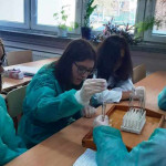 Powiększ zdjęcie Zajęcia laboratoryjne z chemii 7.10.21 gr3- zdjęcie 5