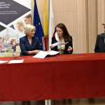 Powiększ zdjęcie Podpisanie umowy projektu - zdjęcie 2