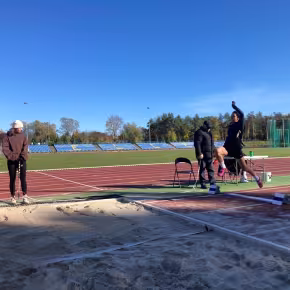 Mistrzostwa Kielc Szkół Ponadpodstawowych w Drużynowych Zawodach Lekkoatletycznych Dziewcząt i Chłopców - zdjęcie 3